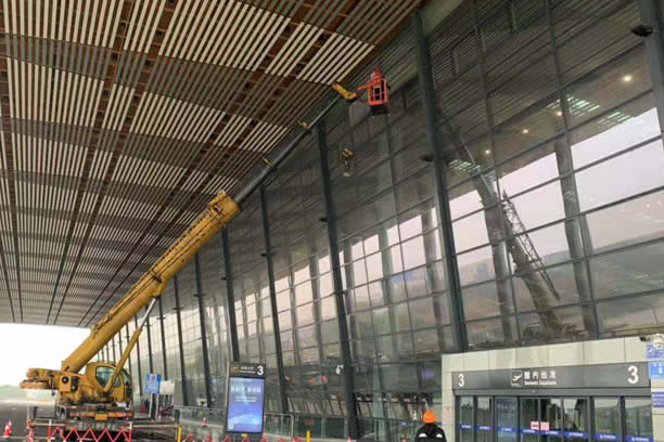 罗田玻璃幕墙维护和保养